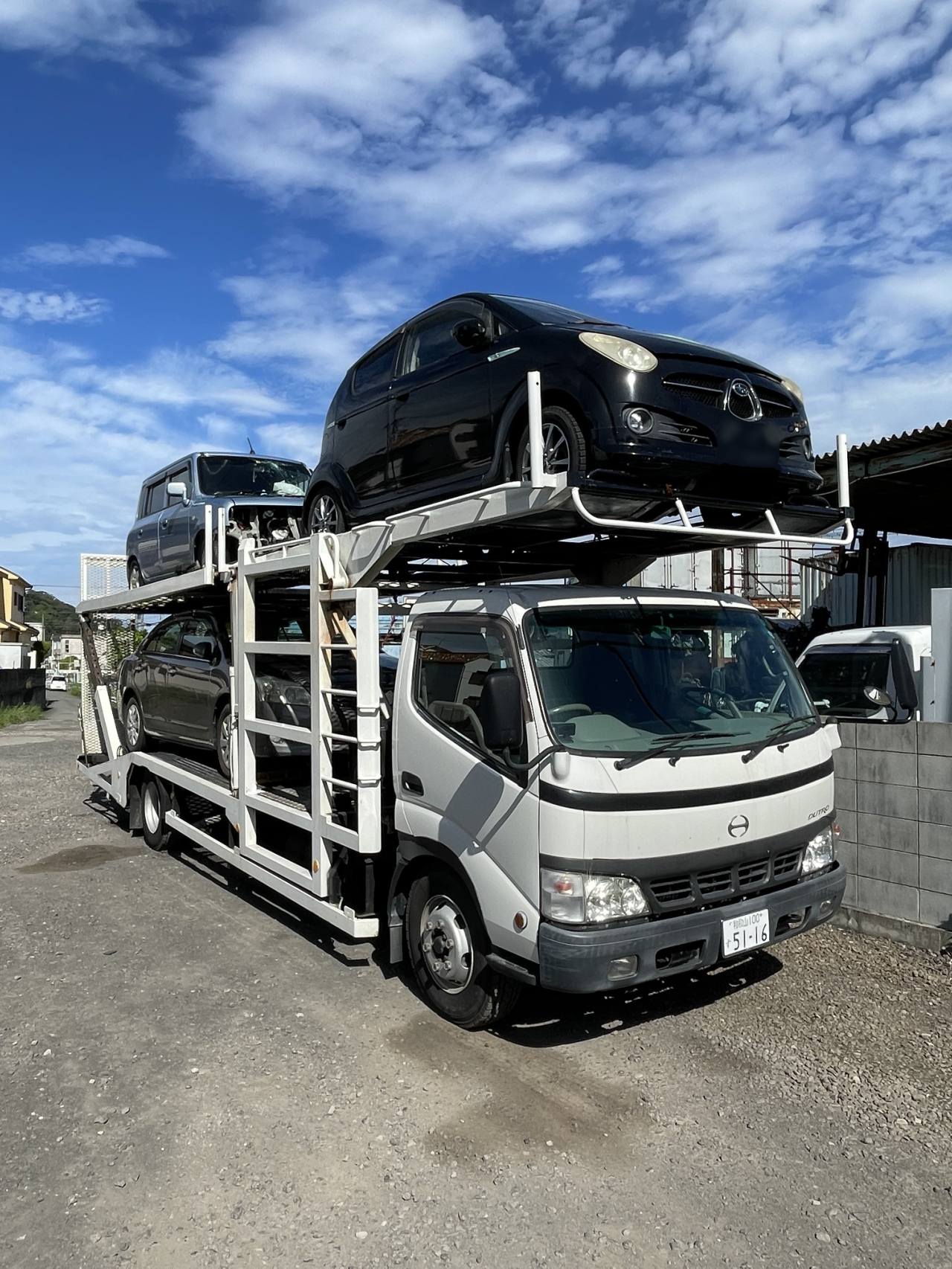 ナカムラパーツの所有する積載車